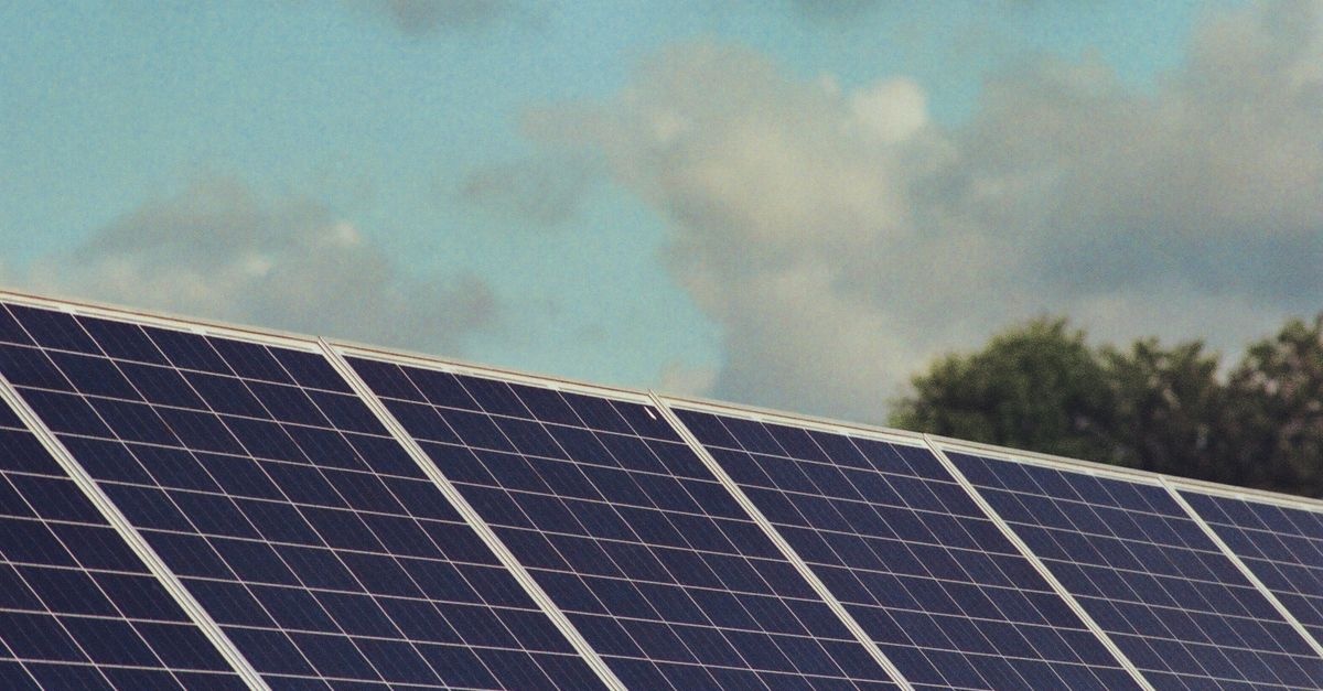 Solar + Storage in 2026: When a Home Battery Pays Off—and When It Doesn’t