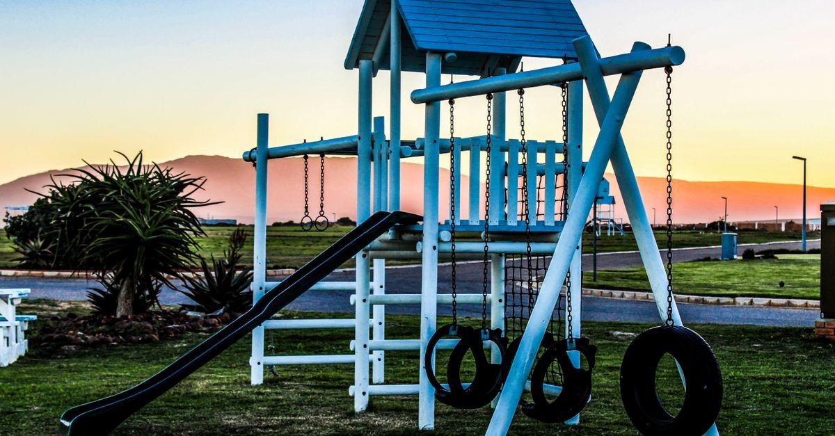 Clever Backyard Swing Ideas That Turn Your Garden into a Kids' Adventure Zone
