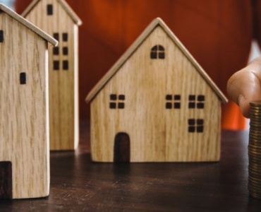 Blueprints & Bankrolls: A Modern Guide to Funding and Building Your Dream Home