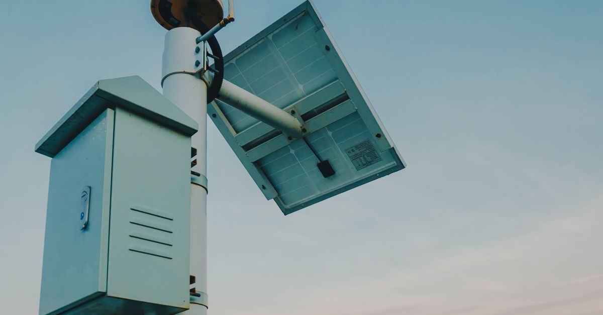 Light the Way: A Step-by-Step Guide to Seamlessly Installing Solar Lights in Driveway Pavers